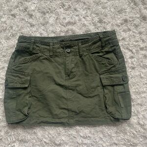 Brandy Melville cargo mini skirt in army green